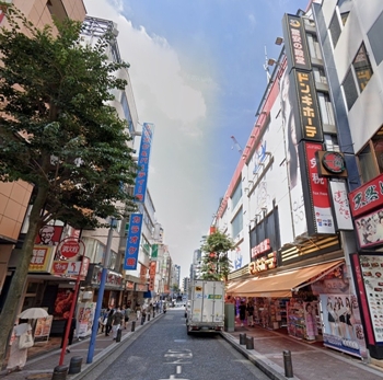 ドン・キホーテ前を通過